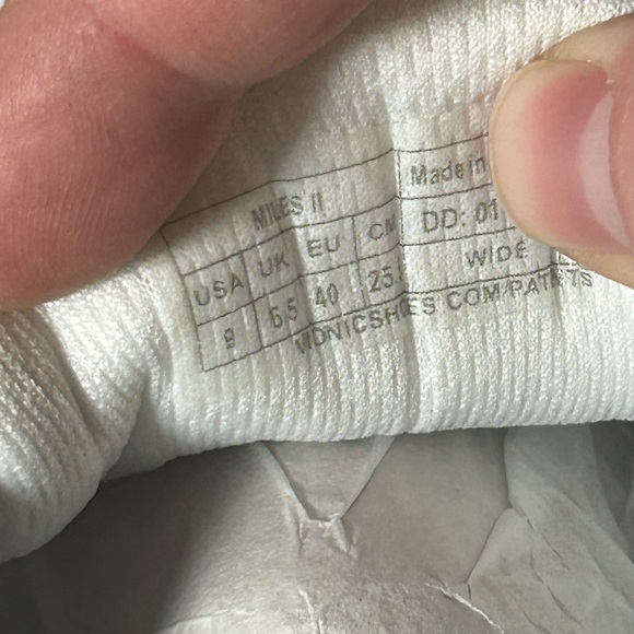 Vionic Miles II Women's Sneaker With Orthotic Arch Support White - size 9 - Picture 5 of 5